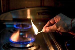 816171-gas