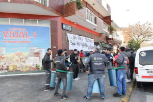Lacteos-Vidal-Atilra-en-Devoto-frente-al-domicilio-de-Vidal-bada